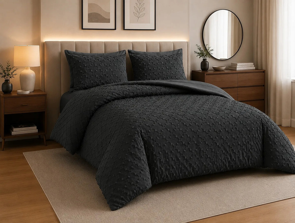 Luxury Diamond Tufted Duvet Cover Set – Soft Microfibre Bedding with Pillowcases, Hidden Zip Closure & Elegant Quilted Design.
