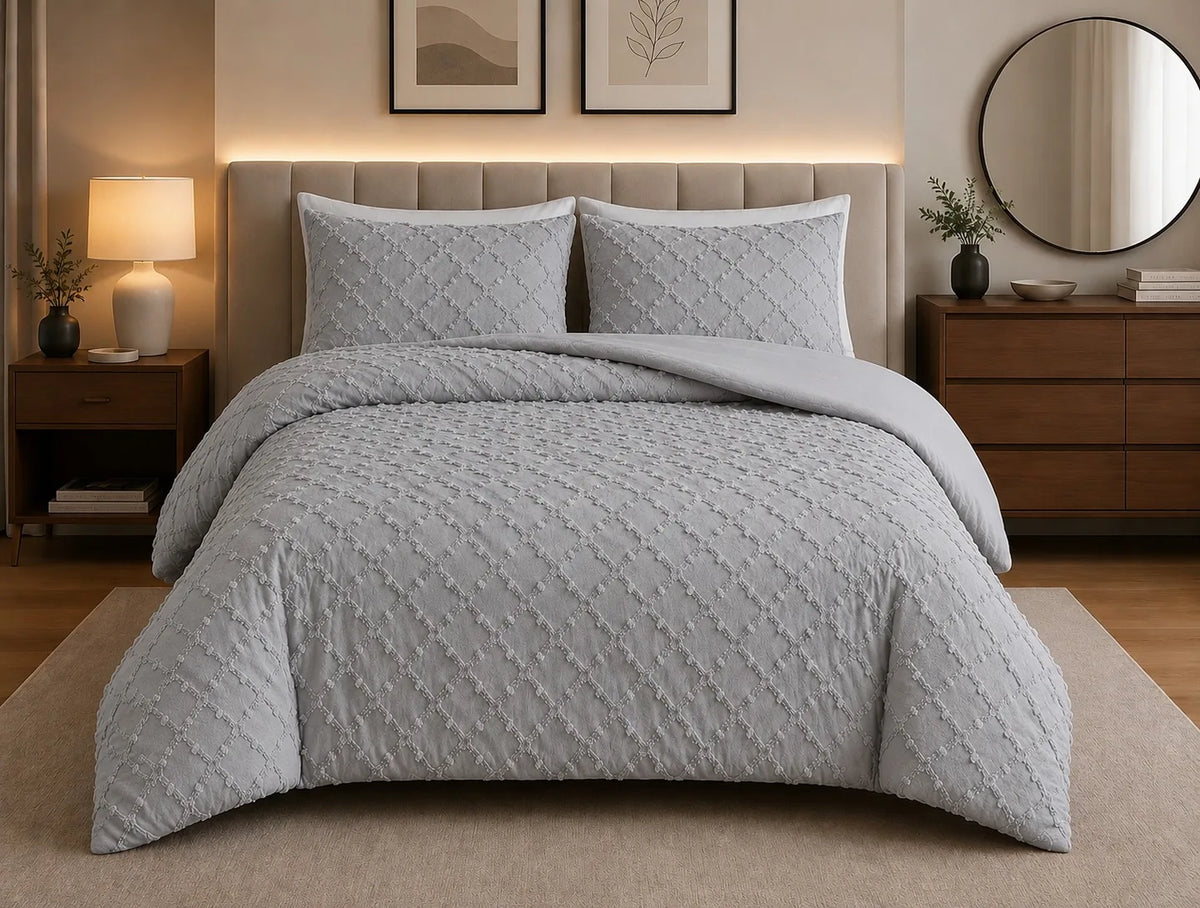 Luxury Diamond Tufted Duvet Cover Set – Soft Microfibre Bedding with Pillowcases, Hidden Zip Closure & Elegant Quilted Design.