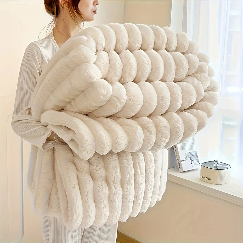 ROSEKIND Fleece Blanket – Soft & Warm 300GSM Throw for Bed, 3 Sizes, Lightweight All-Season Blanket for Home & Bedroom.