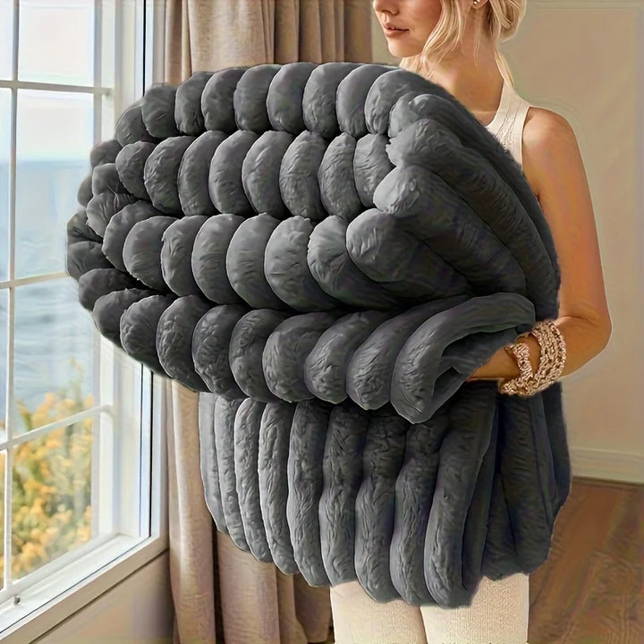 ROSEKIND Fleece Blanket – Soft & Warm 300GSM Throw for Bed, 3 Sizes, Lightweight All-Season Blanket for Home & Bedroom.