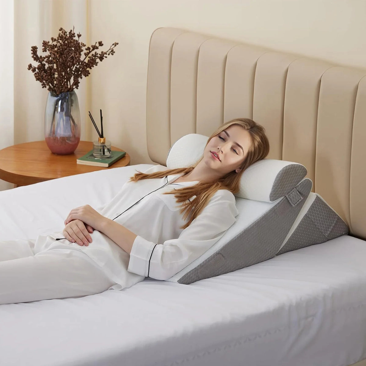 Adjustable Memory Foam Bed Wedge Pillow with Headrest – Incline Support Cushion for Sleeping, Reading & Relaxation.