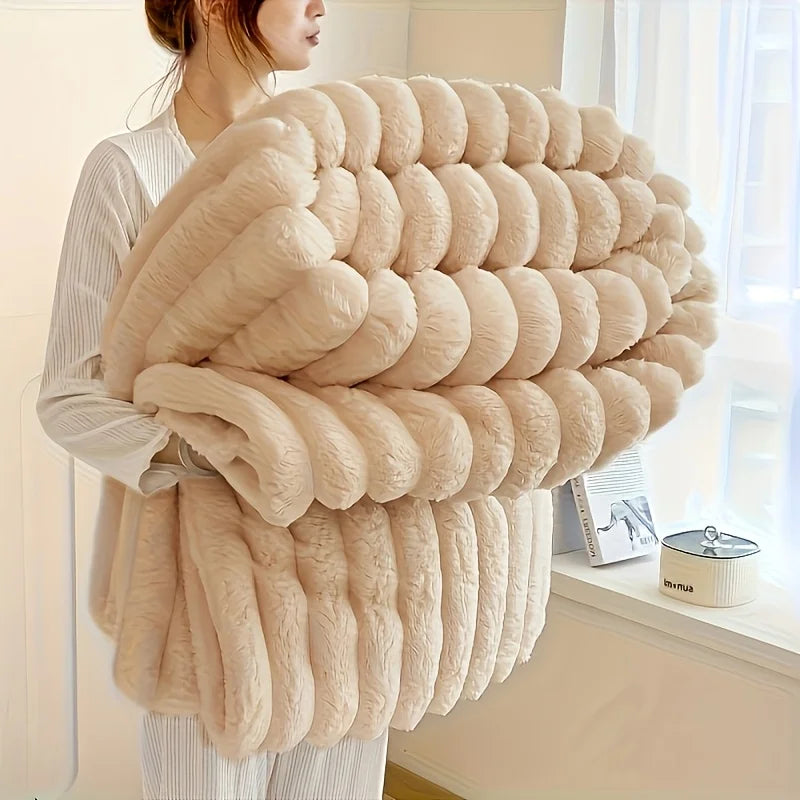 ROSEKIND Fleece Blanket – Soft & Warm 300GSM Throw for Bed, 3 Sizes, Lightweight All-Season Blanket for Home & Bedroom.