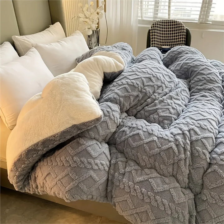 Winter Milk Velvet Comforter – Thick & Warm Anti-Static Blanket, Cozy Heavyweight Bedding.
